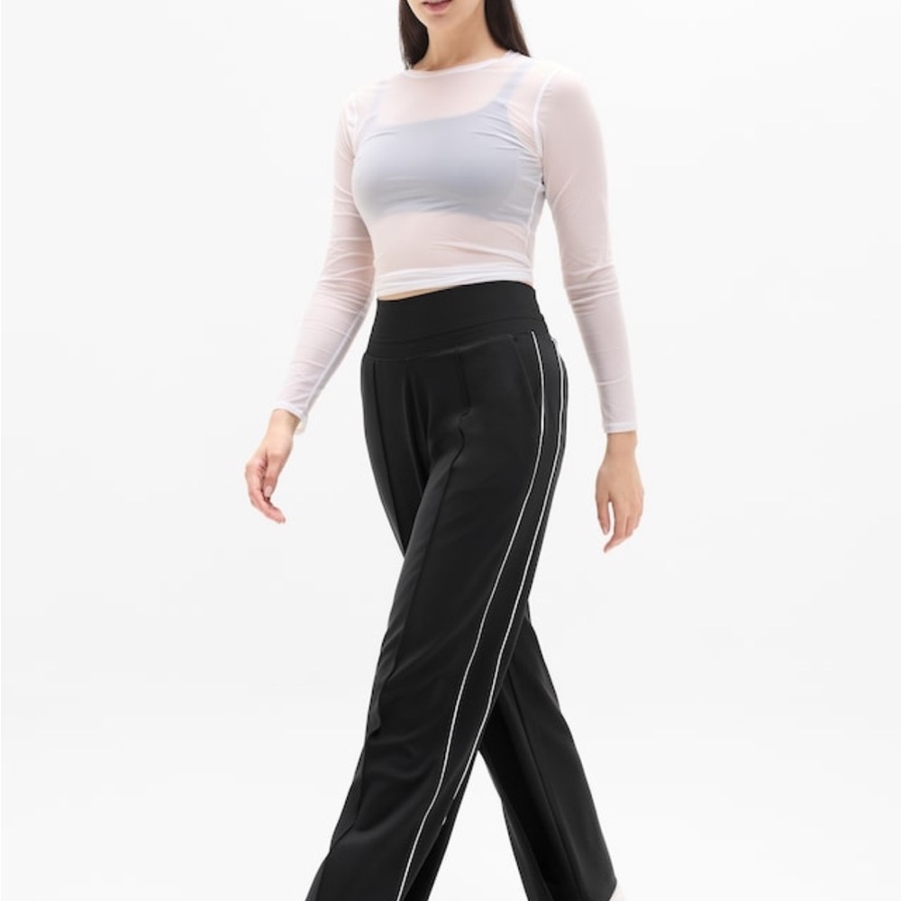 Athleta Black Venice wide leg with white stripe size xs